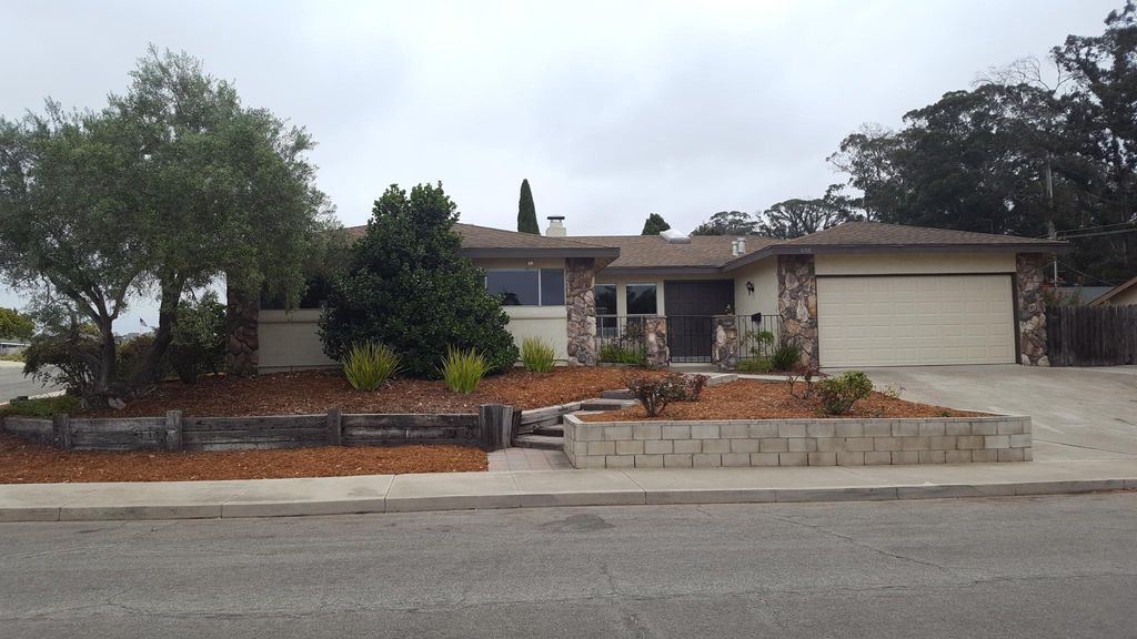 686 Garfield Pl, Arroyo Grande, CA 93420