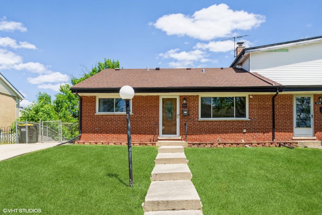 9112 W Emerson St, Des Plaines, IL 60016