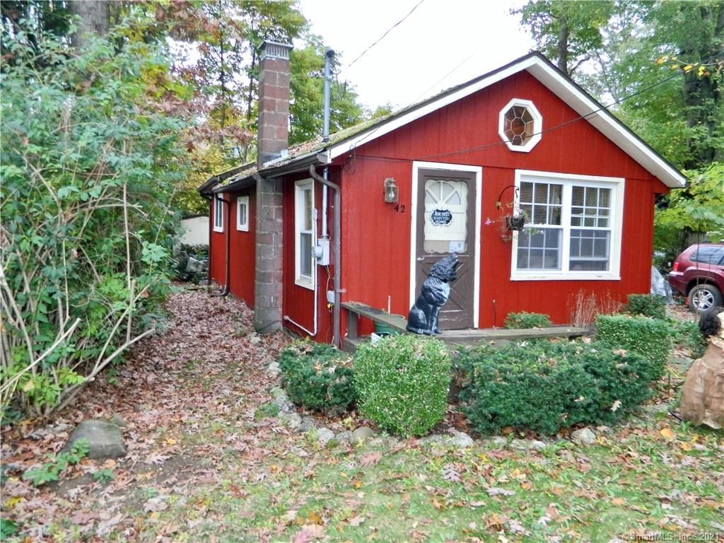 42 Richard Rd, Guilford, CT 06437