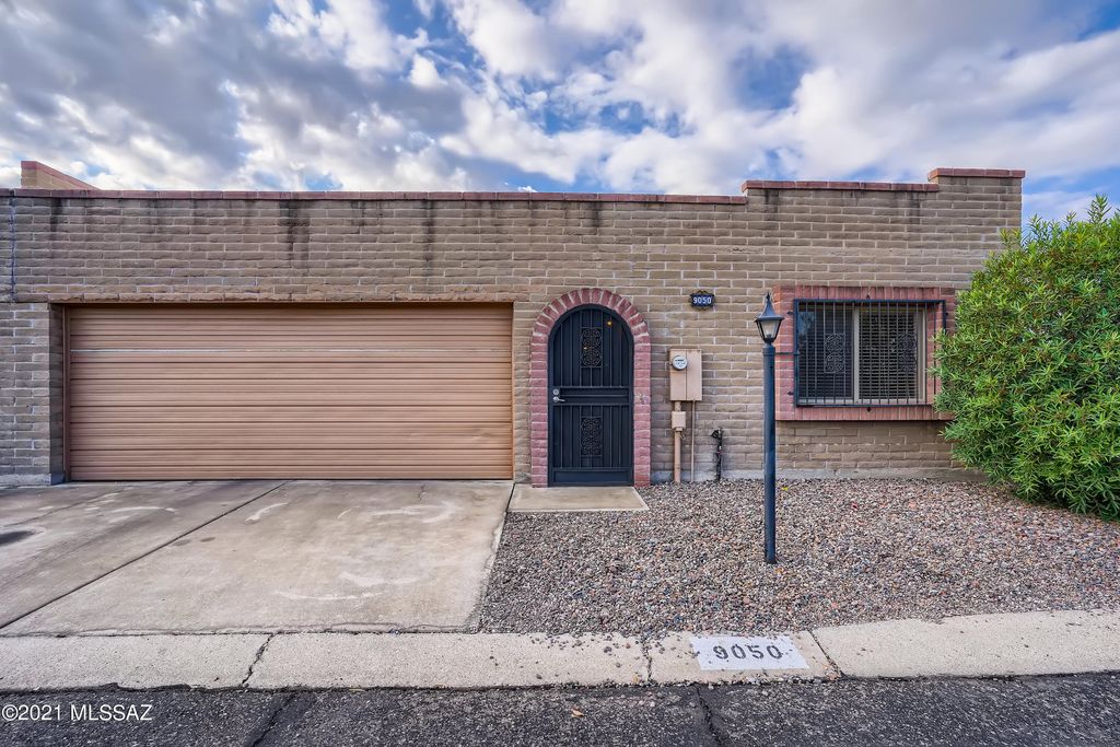 9050 E Calle Maria, Tucson, AZ 85710