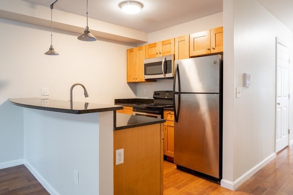 37 Chelsea St #1, Boston, MA 02128