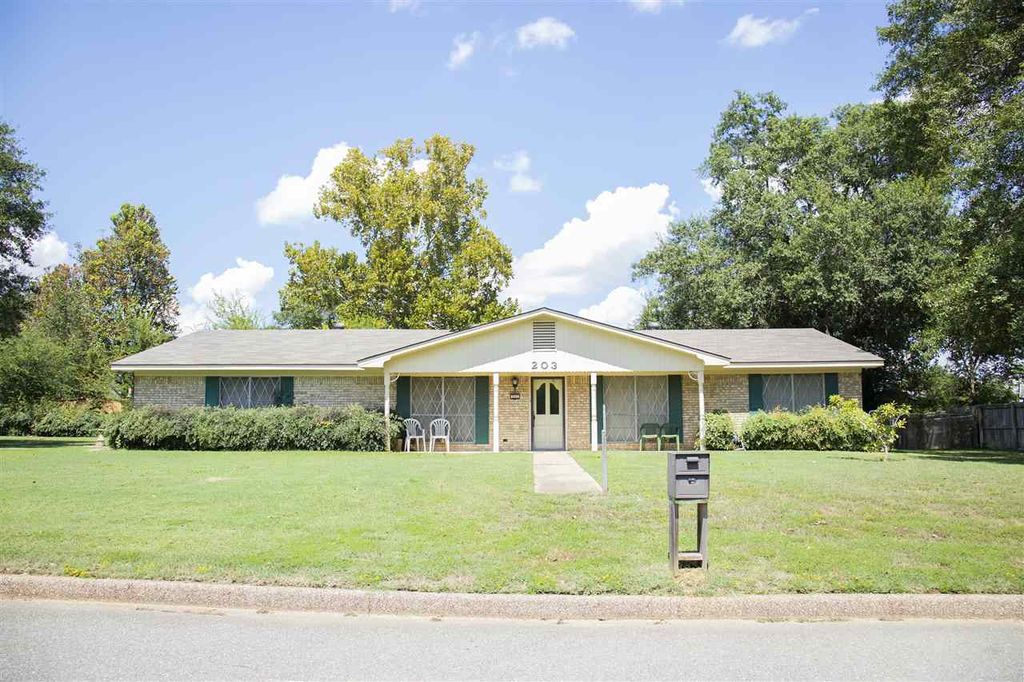 203 Terry St, White Oak, TX 3 Bed, 2 Bath SingleFamily Home 33 Photos Trulia
