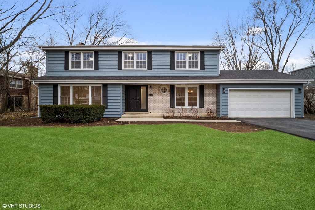 3114 Moon Hill Dr, Northbrook, IL 60062