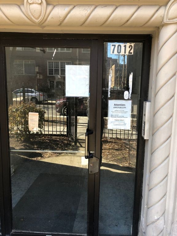 7012 S Paxton Ave #3-N, Chicago, IL 60649