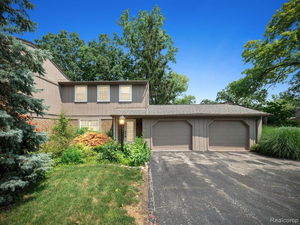 1192 Rolling Acres Dr, Bloomfield Hills, MI 48302 MLS 20230091266