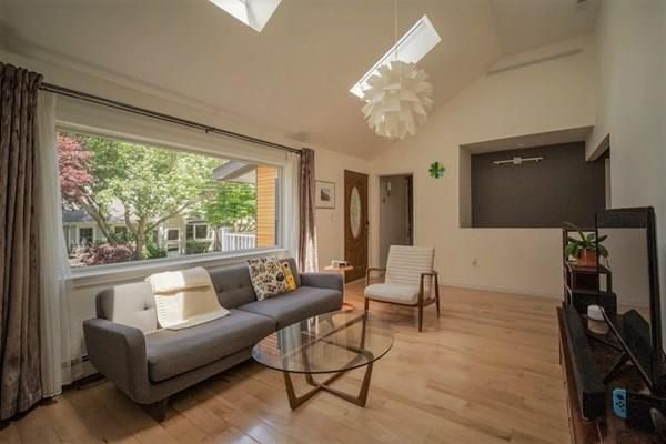 51 Glen Ave #51, Newton Center, MA 02459