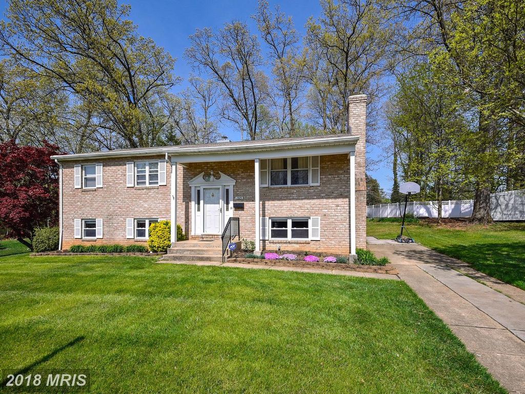 1323 Pleasant Valley Dr, Catonsville, MD 21228