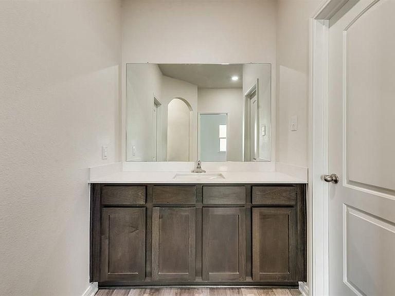 1 Telegraph Trl, Newark, TX 76071