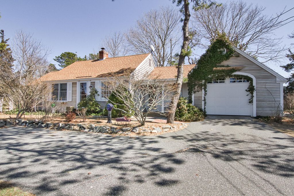 34 Cove Rd, West Dennis, MA 02670