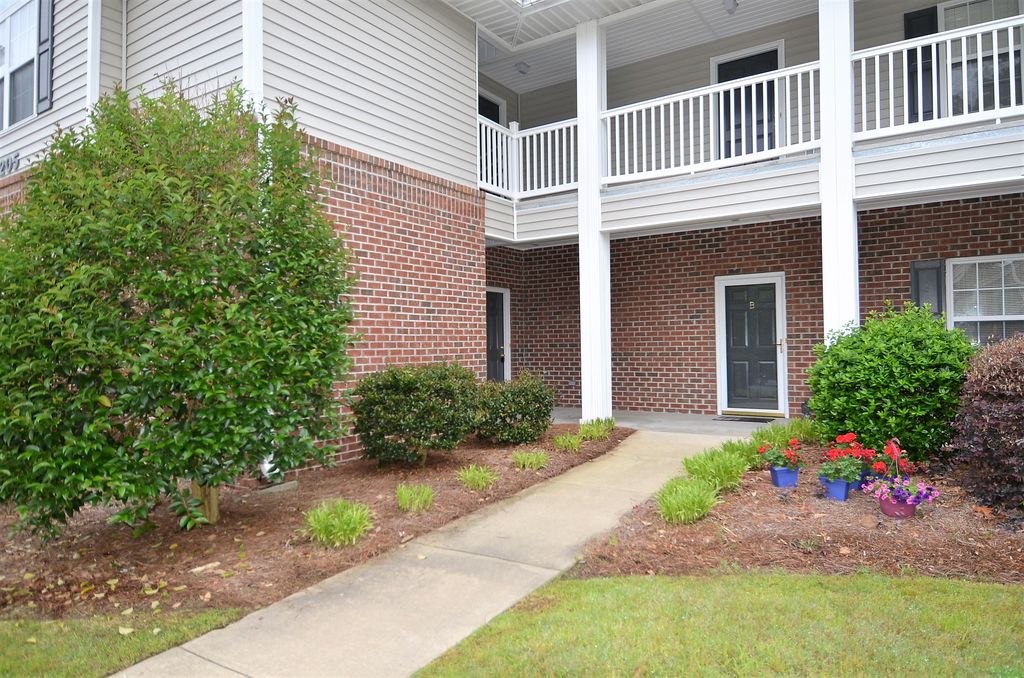2205 Locksley Woods Dr 2205A, Greenville, NC 3 Bed, 2 Bath Condo