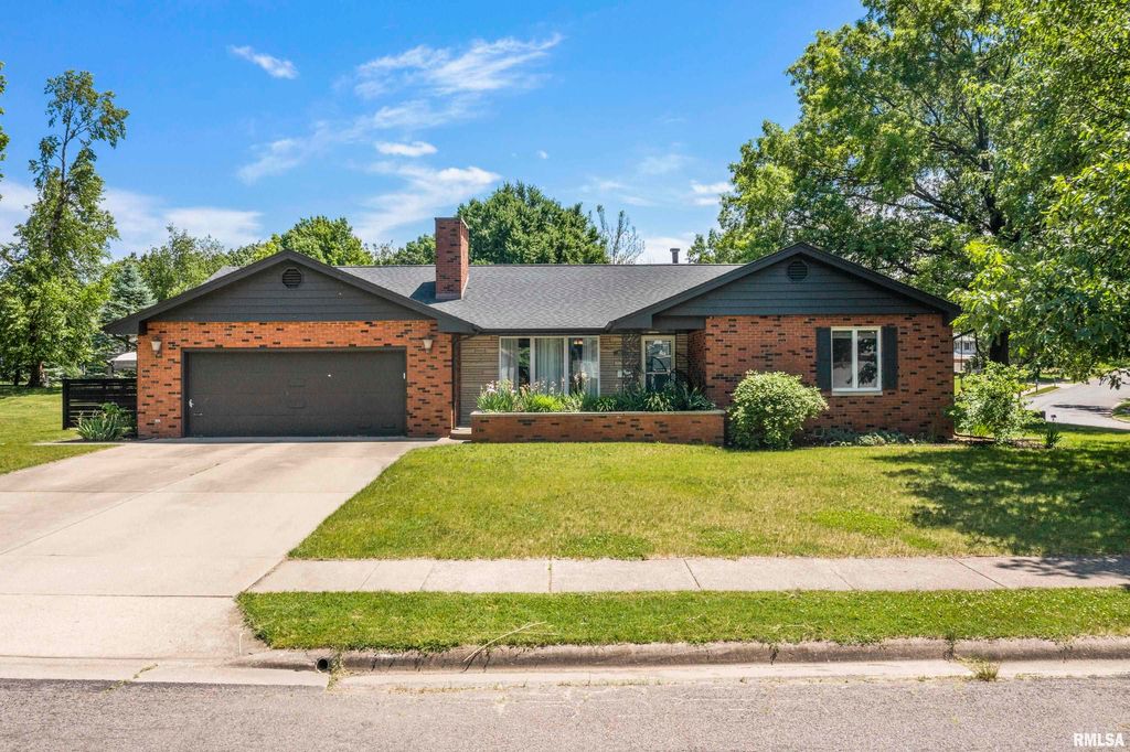 2824 W Winterberry Ln, Peoria, IL 61604 Trulia