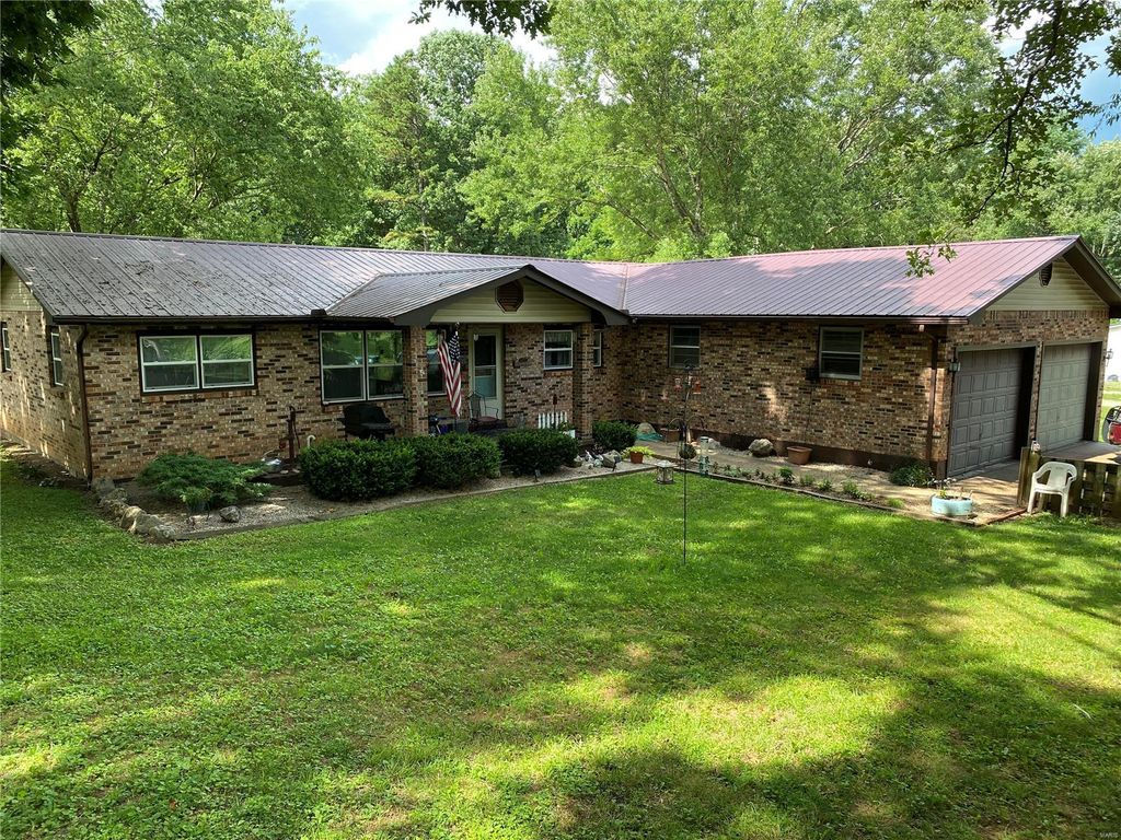 15915 Red Hill Rd, Eminence, MO 65466