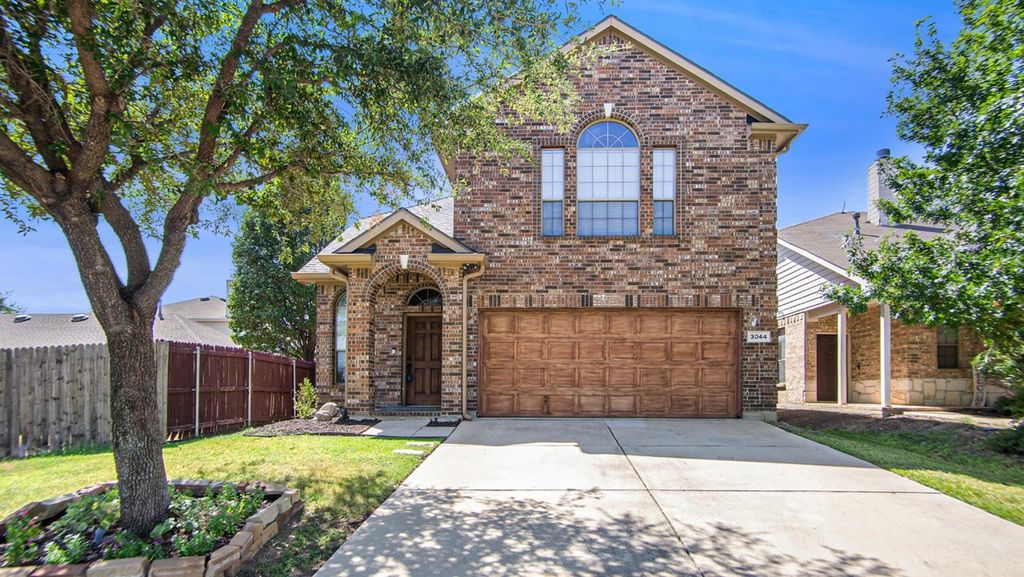 3044 Thicket Bend Ct, Fort Worth, TX 76244