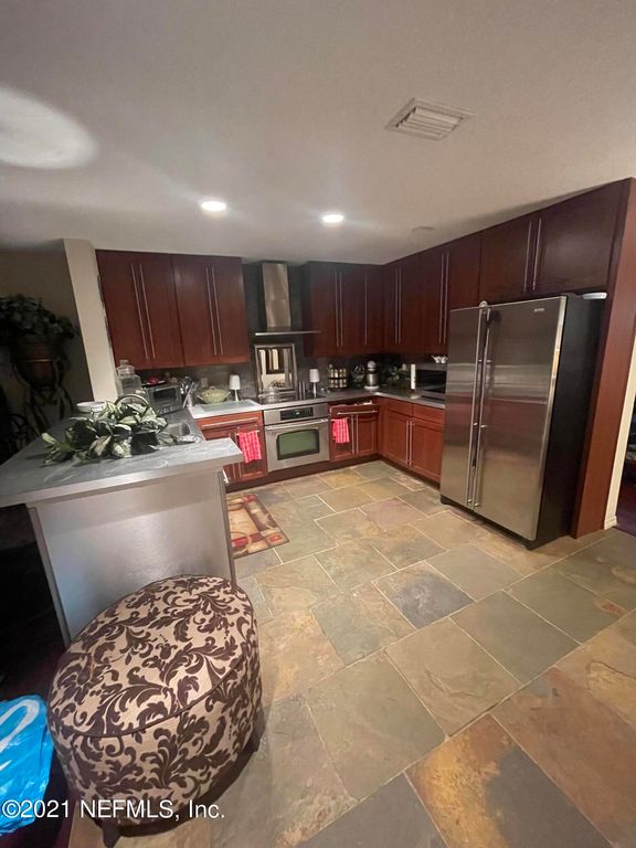 5350 Arlington Expy #2, Jacksonville, FL 32211