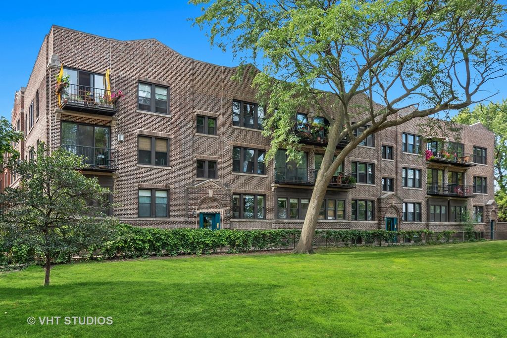 1130 W Farwell Ave #1N, Chicago, IL 60626
