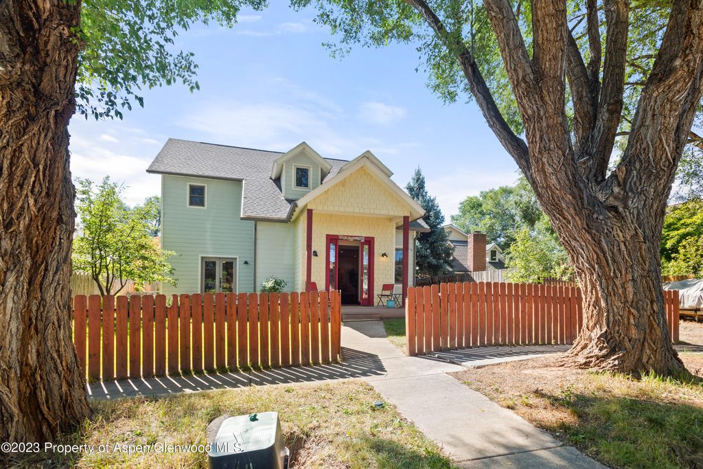 246 Garfield Ave, Carbondale, CO 81623