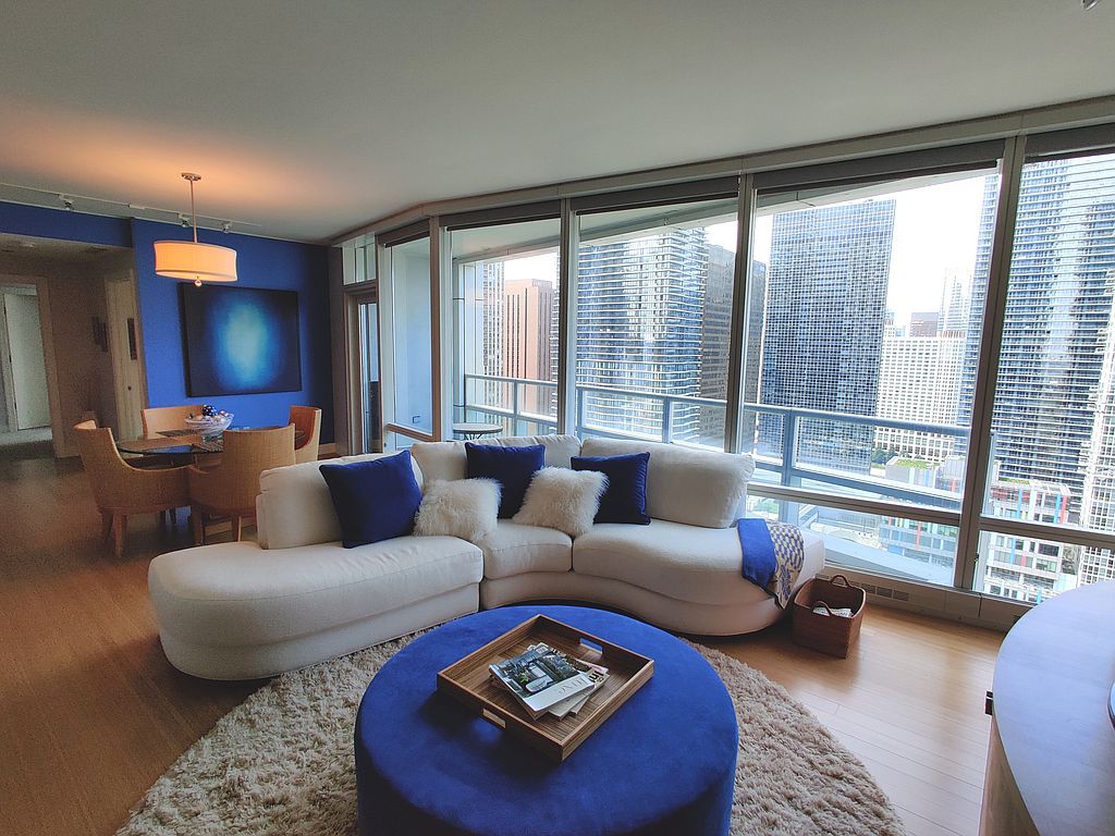 340 E Randolph St #2202, Chicago, IL 60601