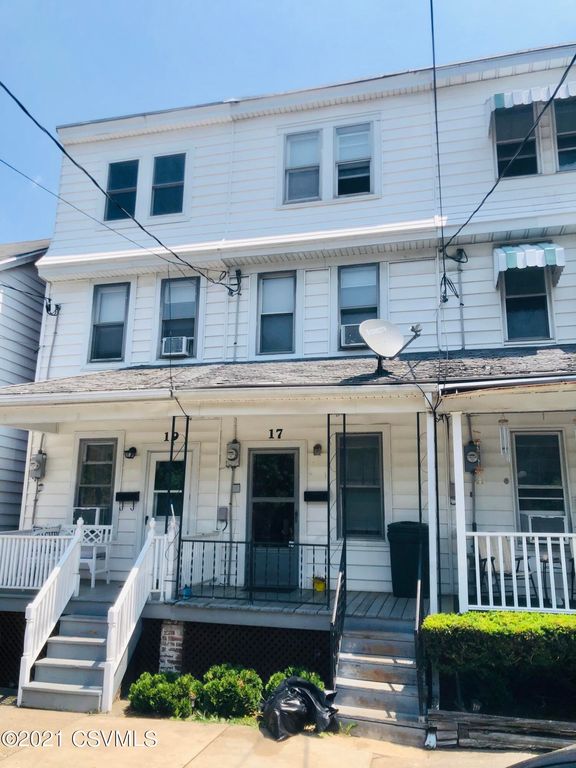 17 N  Locust St, Mount Carmel, PA 17851