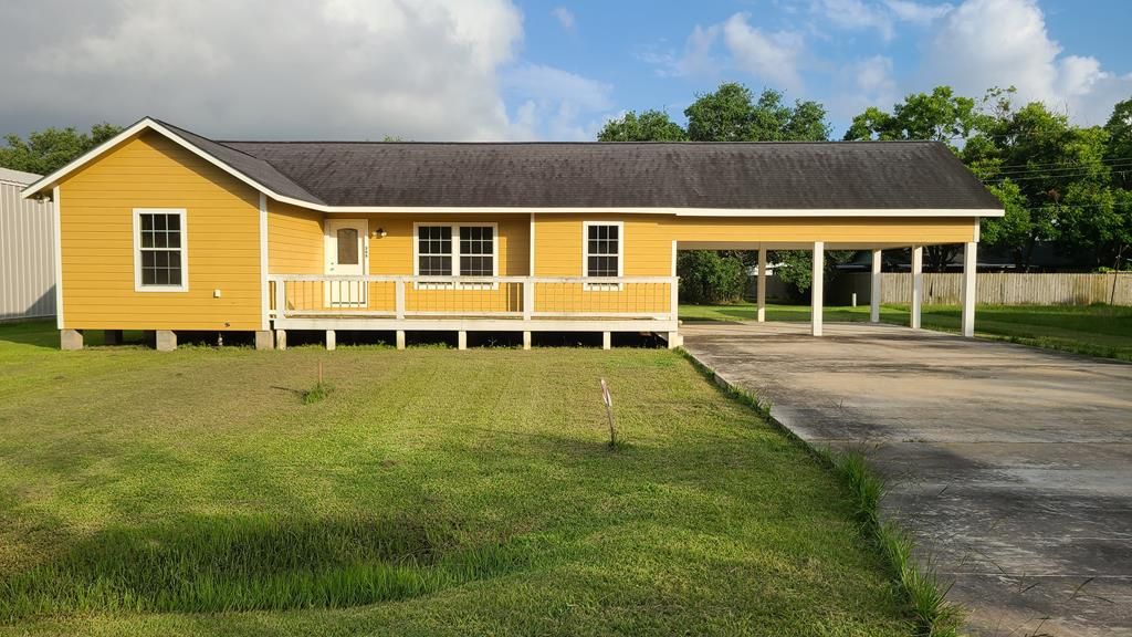 308 Regina St, Bay City, TX 77414