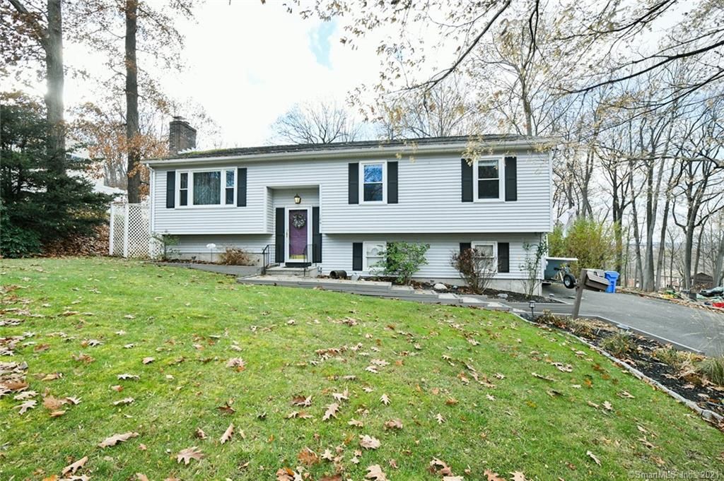 186 Greystone Ave, Bristol, CT 06010
