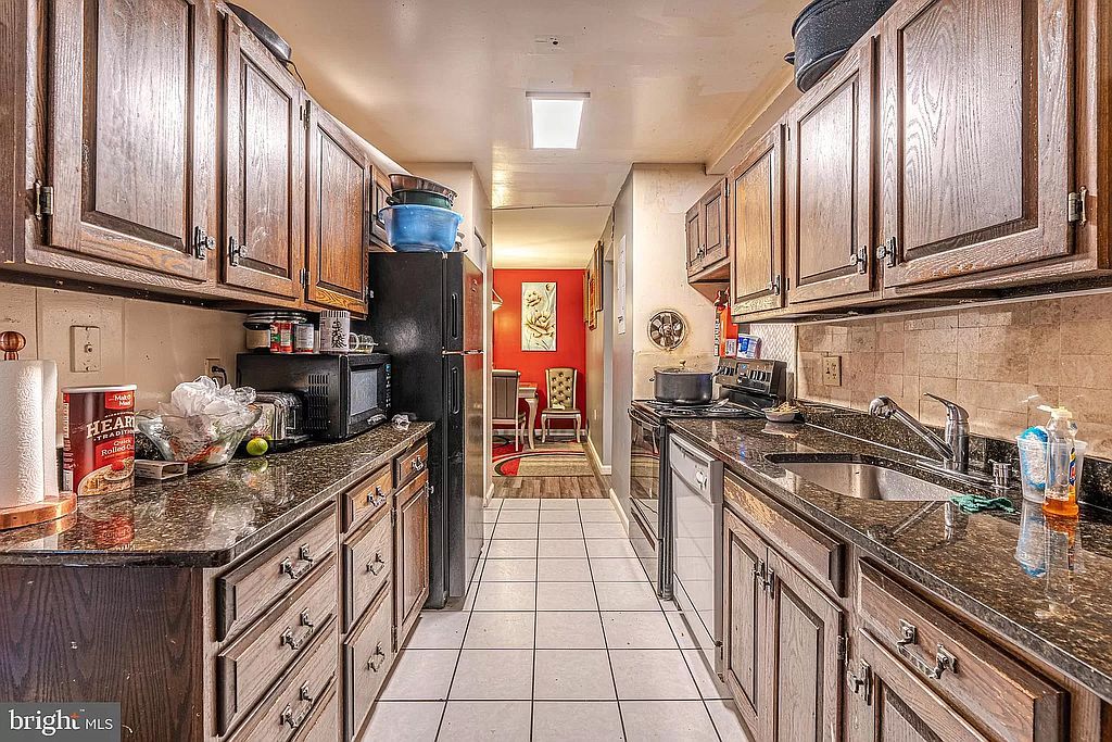 432 Girard St #204, Gaithersburg, MD 20877