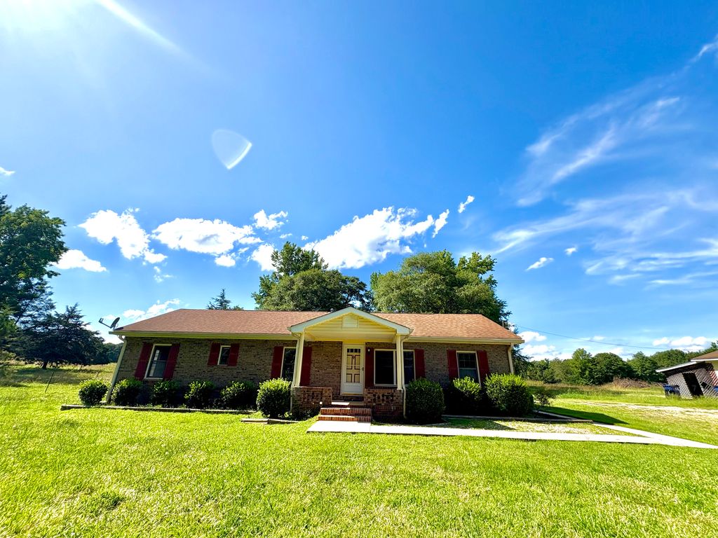 621 Elberton Rd, Lexington, GA 30648