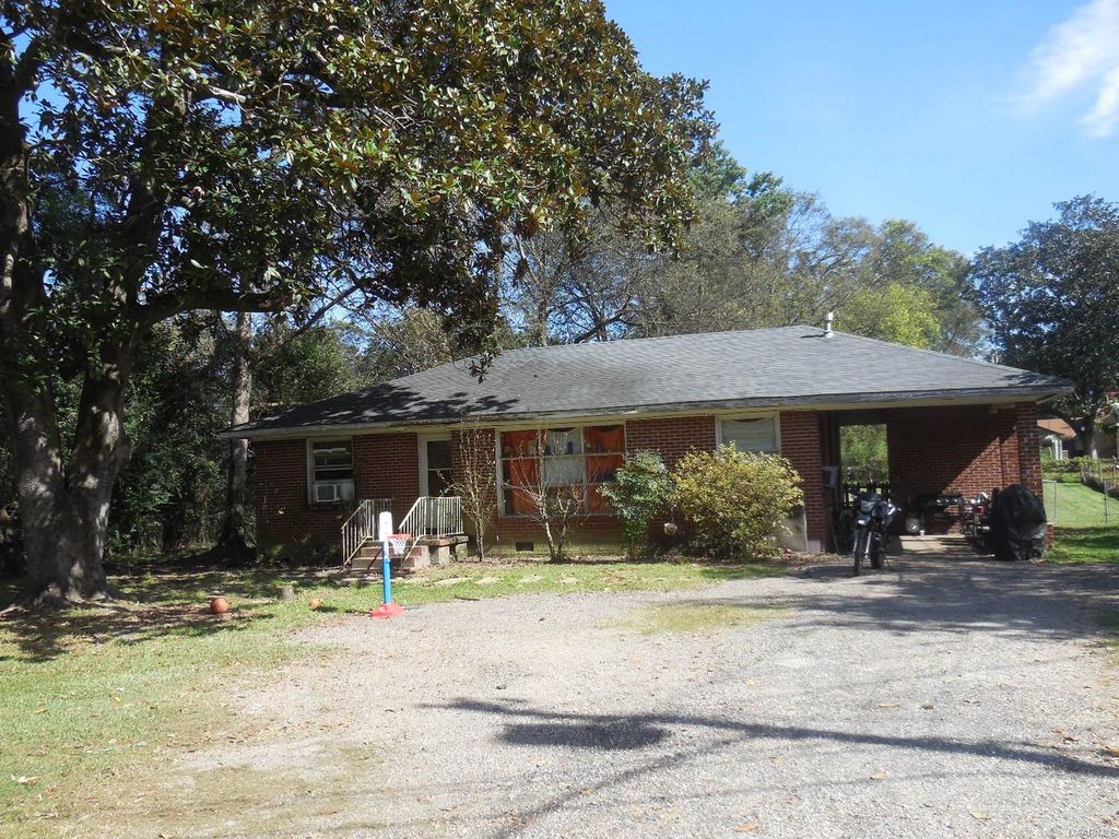 9 Evans Dr, Montgomery, AL 36108