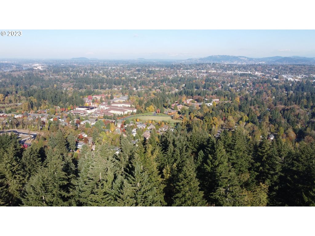 Mountain View Ct, West Linn, OR 97068