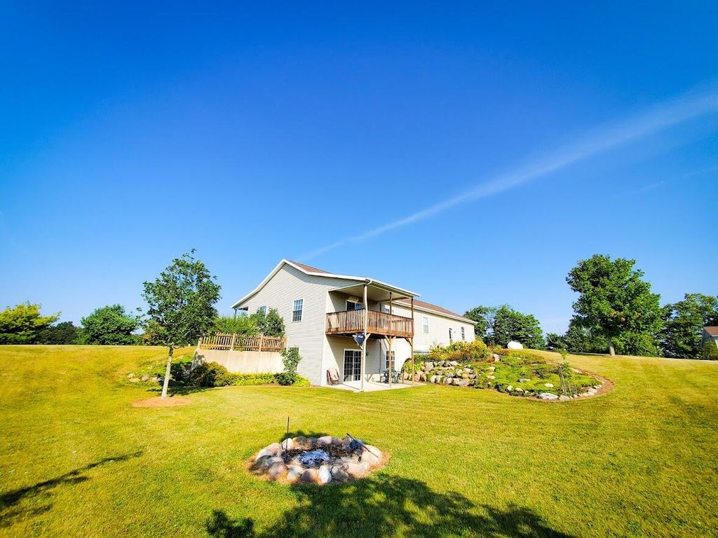 5443 Combs Rd, North Adams, MI 49262