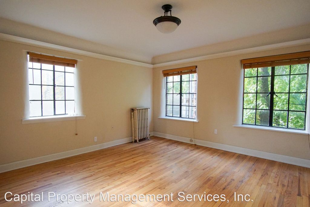 2284 NW Everett St #206, Portland, OR 97210