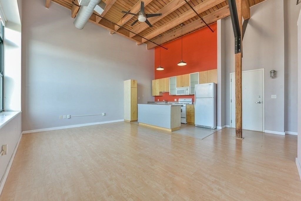 60 Dudley St #305, Chelsea, MA 02150