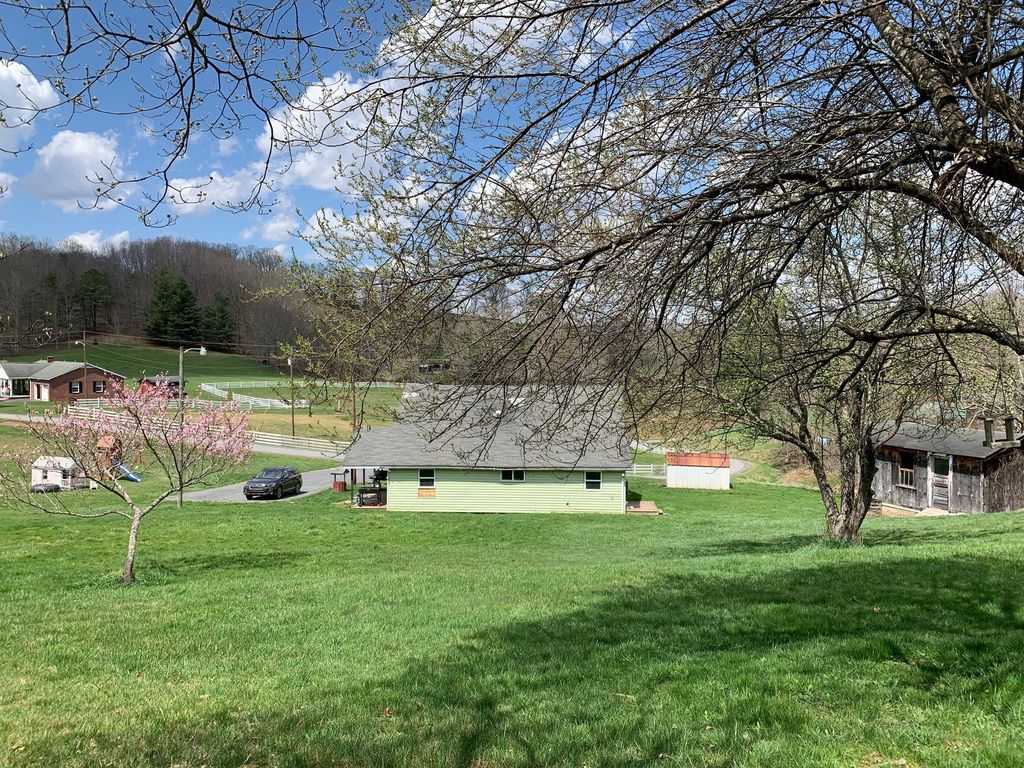 1937 Sam Black Church Rd, Smoot, WV 24977 Trulia