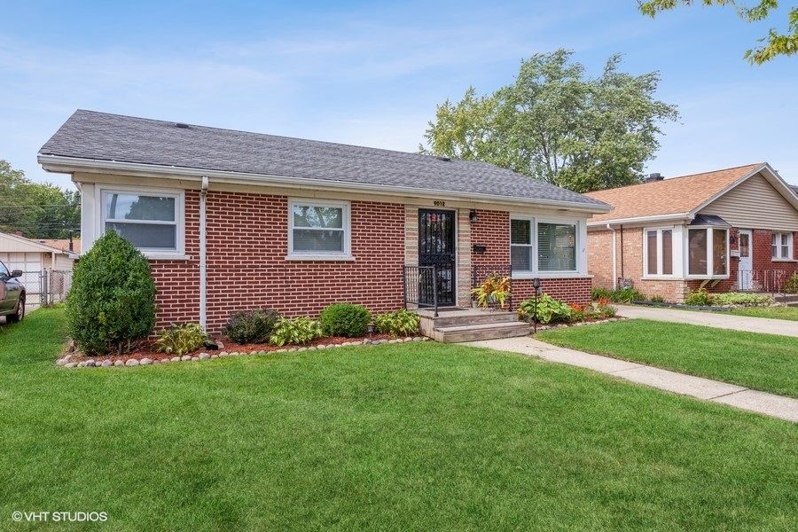 9012 Sproat Ave, Oak Lawn, IL 60453