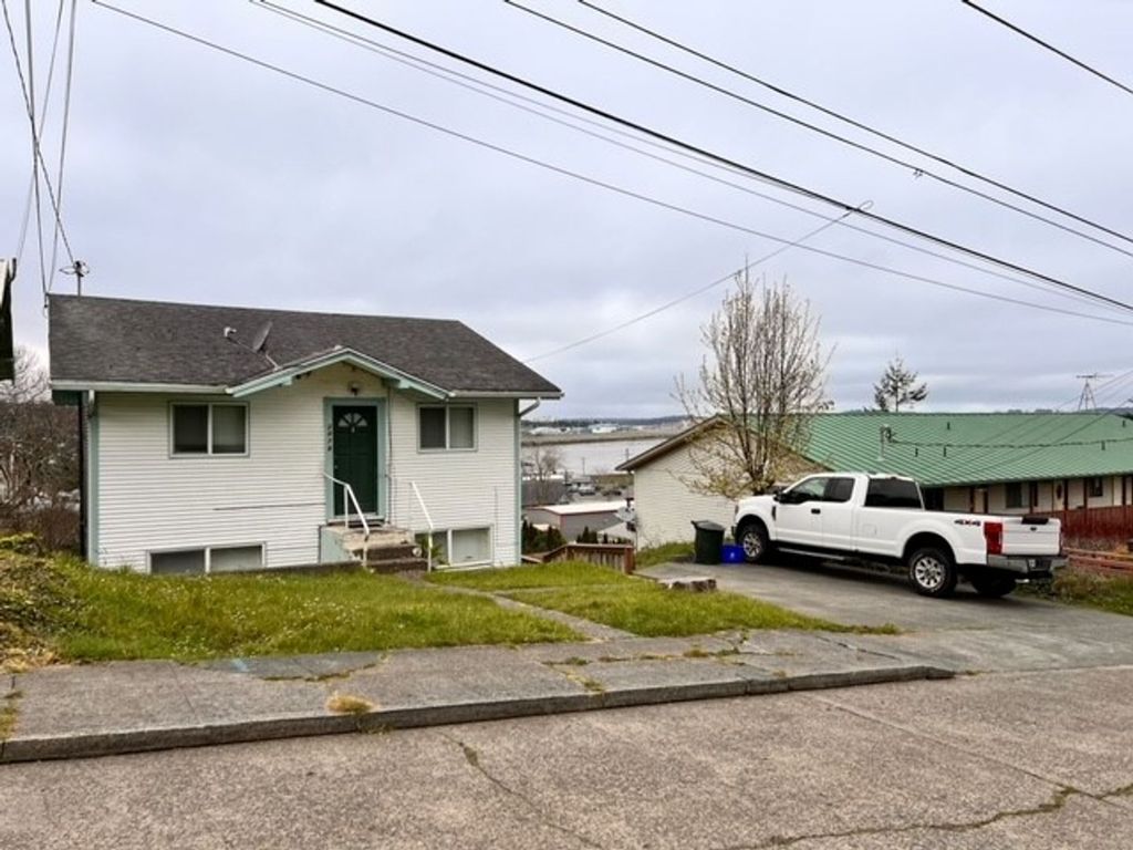375 Park Ave, Coos Bay, OR 97420