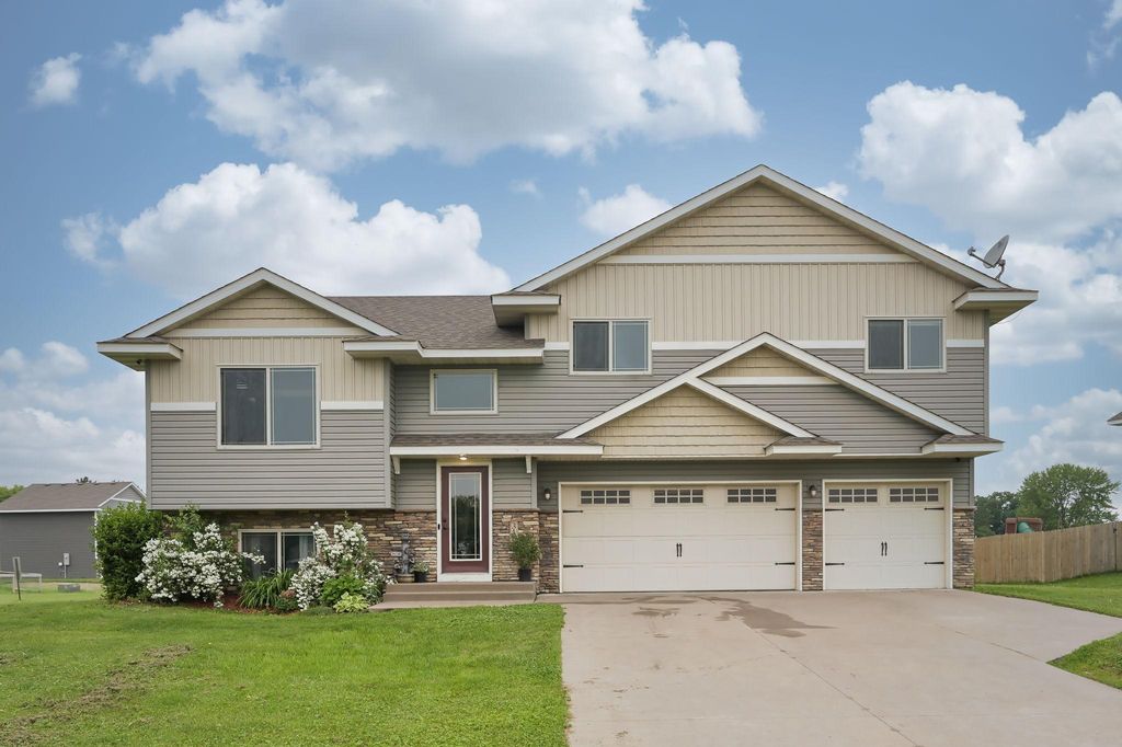 315 N  Benet Ave, Rush City, MN 55069