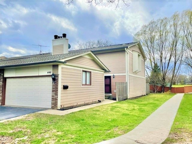 446 Swan Blvd, Deerfield, IL 60015