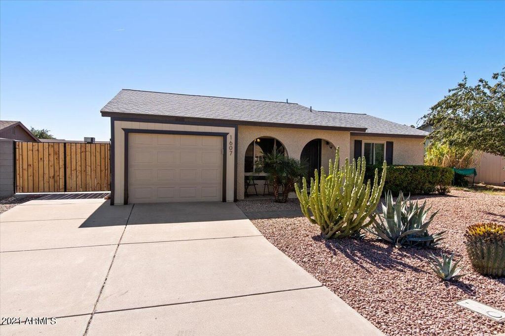 1607 W Temple St, Chandler, AZ 85224