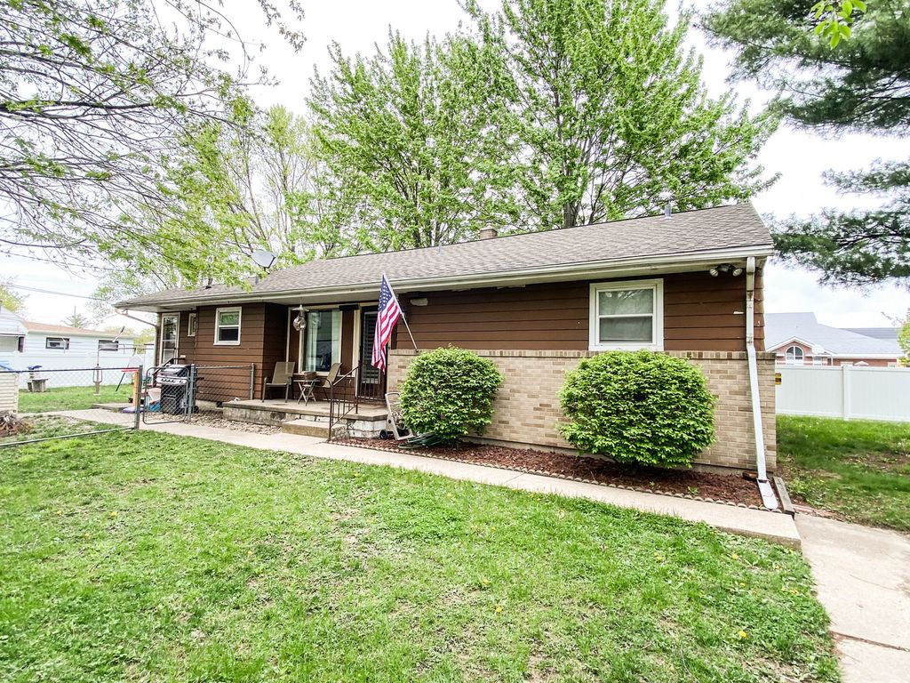 310 Thompson St, Urbana, IL 61801