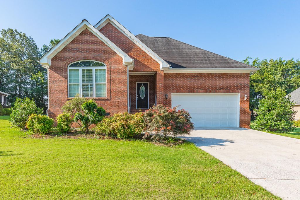 40 E Riley St, Chatsworth, GA 30705 See Estimated Value