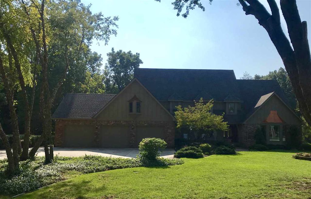 11605 Crestview Blvd, Kokomo, IN 46901
