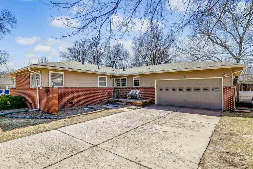 1033 N Stratford Ln, Wichita, KS 67206 Trulia