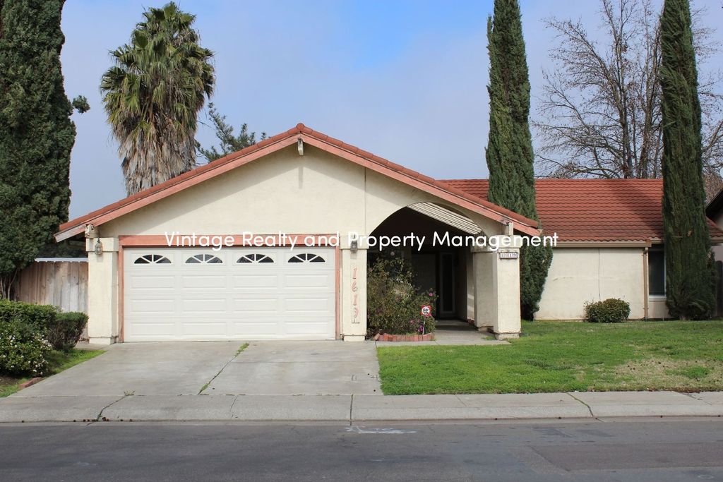 1619 Venetian Dr, Stockton, CA 95207