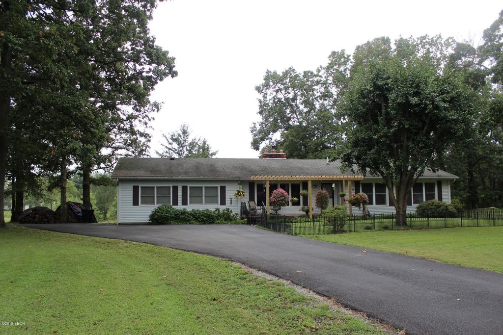 21044 Shawneetown Rd, Thompsonville, IL 62890 Trulia