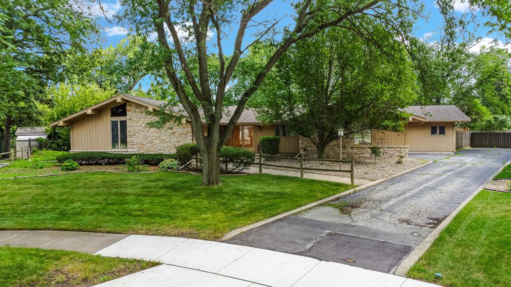 1612 Wren Ct, Munster, IN 46321