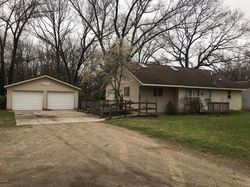 1621 S Wolf Lake Rd, Muskegon, MI 2 Bed, 2 Bath SingleFamily Home