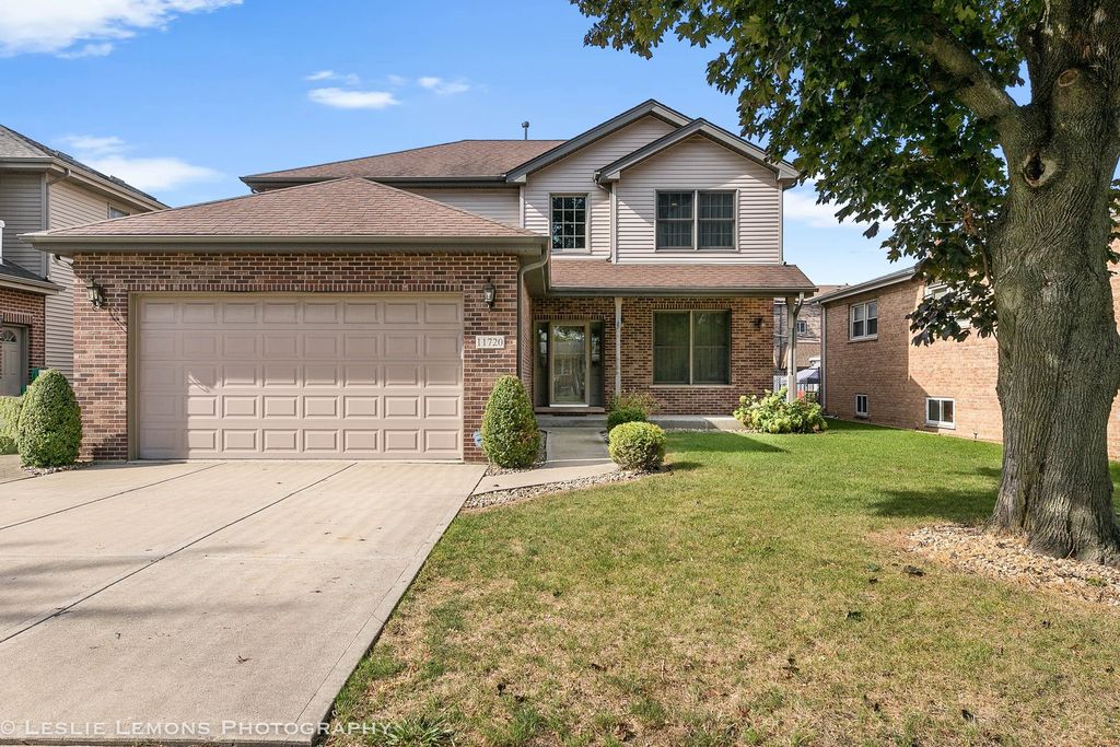 11720 S Komensky Ave, Alsip, IL 60803