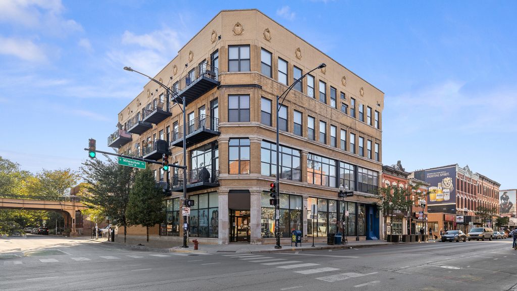 1400 N  Milwaukee Ave #205, Chicago, IL 60622