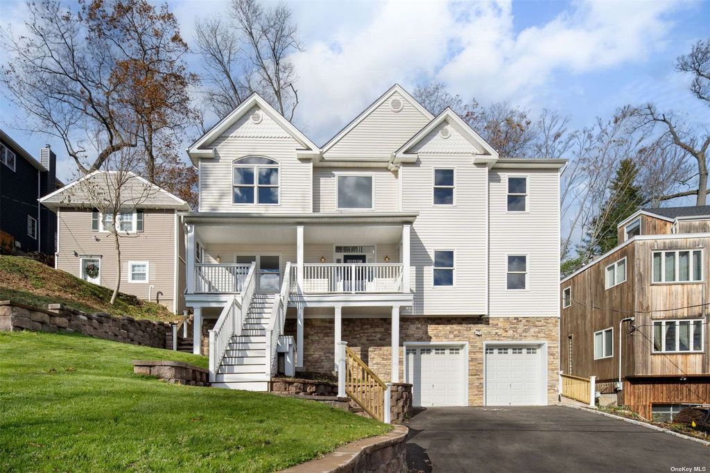 11 Woodland Lane, Huntington, NY 11743 See Est. Value, Schools & More