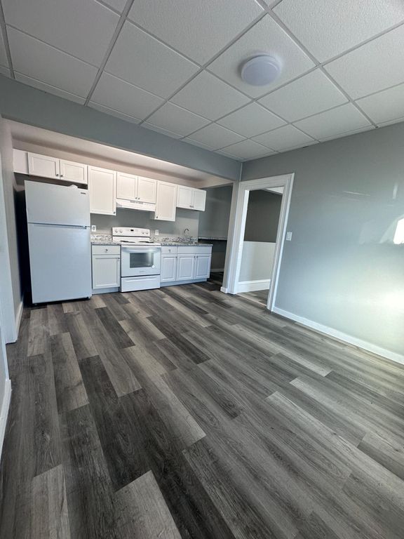 345 Lake Ave, Manchester, NH 03103