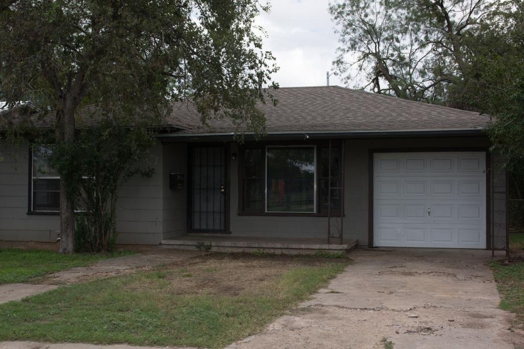1833 Willow St, San Angelo, TX 76901
